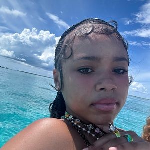 Meet your Posher, Brooke